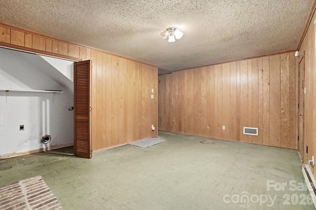 6704 Alanbrook Road, Charlotte, NC 28215