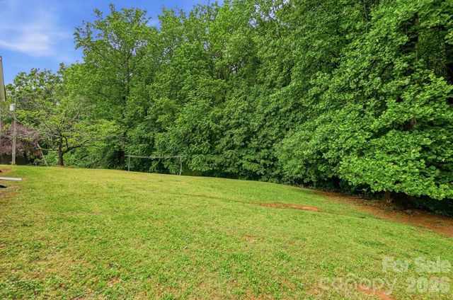 6704 Alanbrook Road, Charlotte, NC 28215