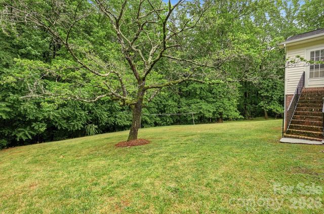6704 Alanbrook Road, Charlotte, NC 28215