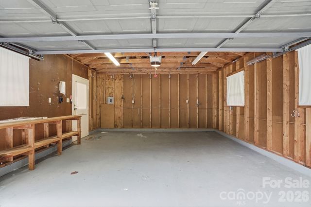 6704 Alanbrook Road, Charlotte, NC 28215