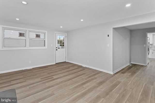 9 THORNTOWN LN, Bordentown, NJ 08505