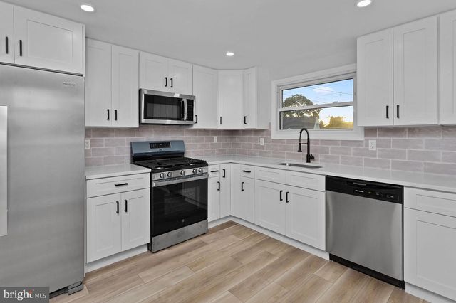 9 THORNTOWN LN, Bordentown, NJ 08505