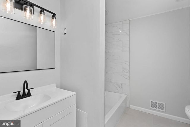 9 THORNTOWN LN, Bordentown, NJ 08505