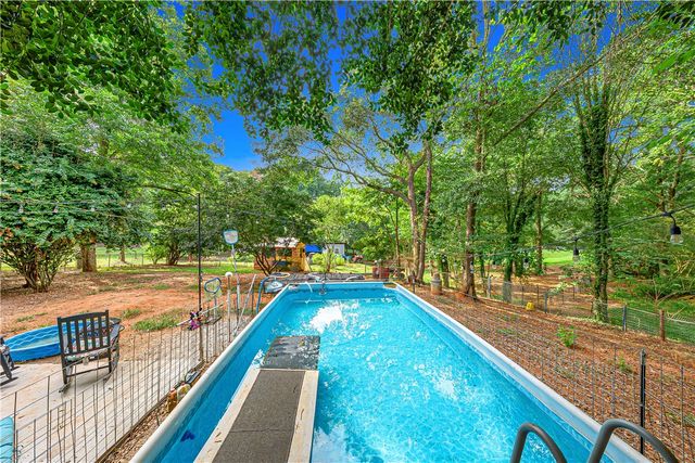 655 Old Hendry Church Road, Canon, GA 30520