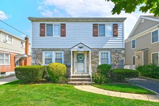 2527 Yorktown Street, Oceanside, NY 11572