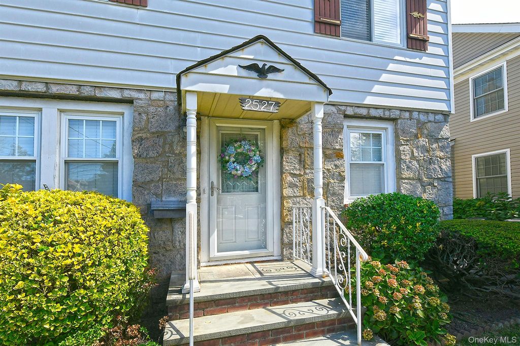 2527 Yorktown Street, Oceanside, NY 11572 — photo 5