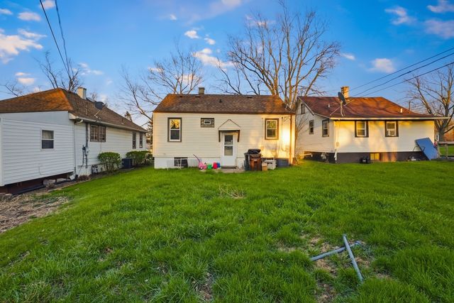 215 Barr Elms Avenue, Joliet, IL 60433