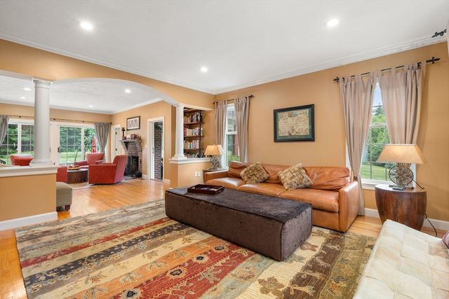 35 Houghton Ln, Boxborough, MA 01719