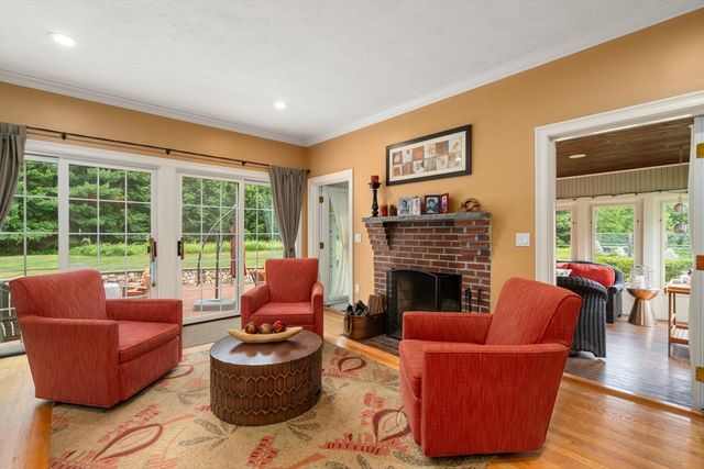 35 Houghton Ln, Boxborough, MA 01719