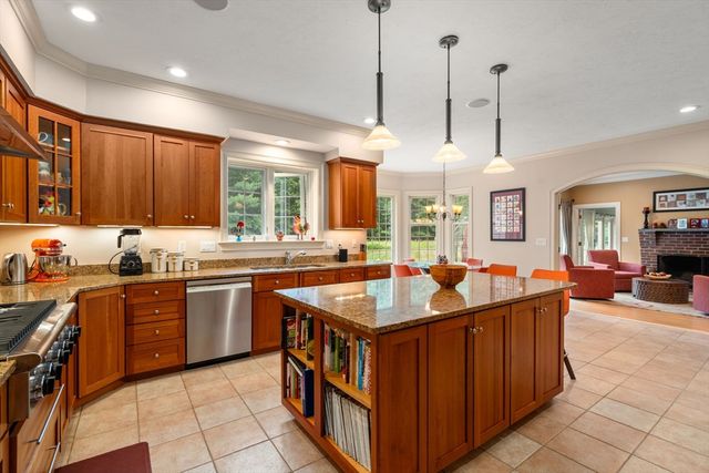 35 Houghton Ln, Boxborough, MA 01719