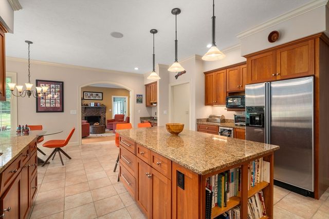 35 Houghton Ln, Boxborough, MA 01719