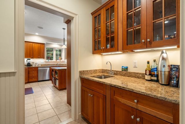 35 Houghton Ln, Boxborough, MA 01719
