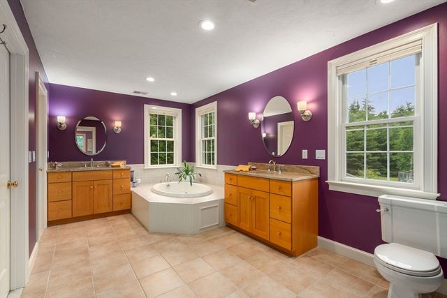 35 Houghton Ln, Boxborough, MA 01719