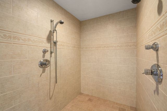 35 Houghton Ln, Boxborough, MA 01719