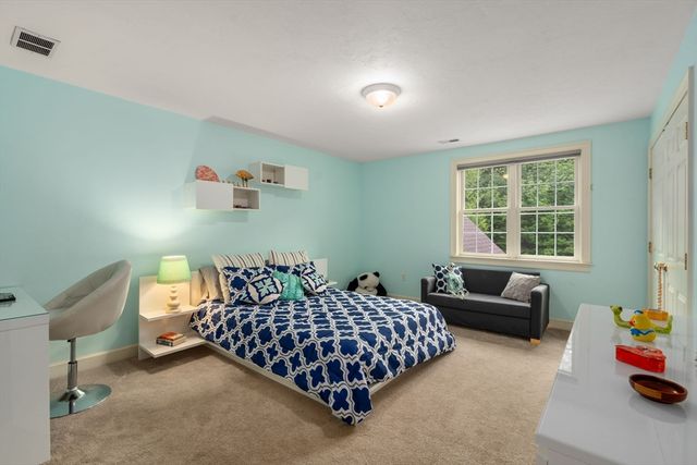 35 Houghton Ln, Boxborough, MA 01719