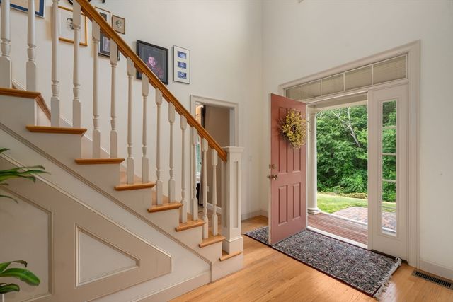 35 Houghton Ln, Boxborough, MA 01719