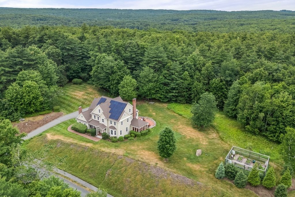 35 Houghton Ln, Boxborough, MA 01719