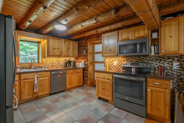 47 Uptack Rd, Groveland, MA 01834