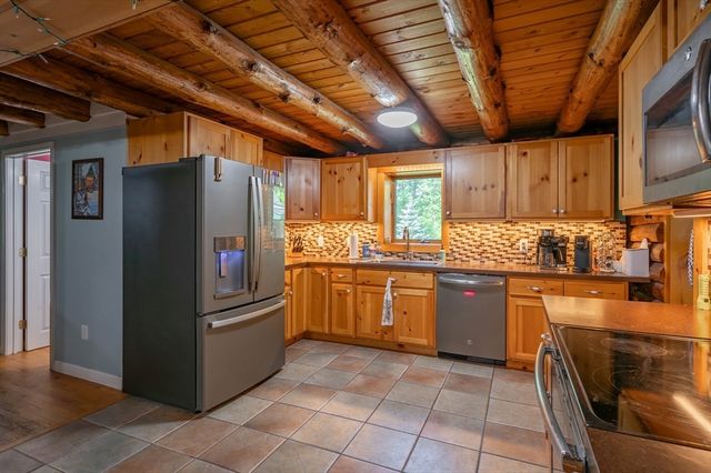 47 Uptack Rd, Groveland, MA 01834