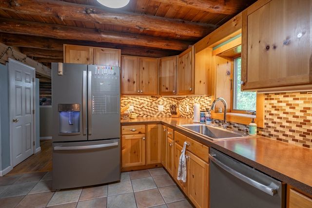 47 Uptack Rd, Groveland, MA 01834