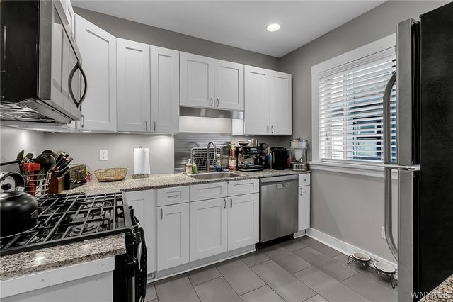 82 Dakota Street, Buffalo, NY 14216