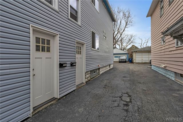 82 Dakota Street, Buffalo, NY 14216