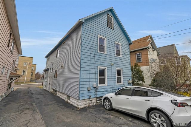 82 Dakota Street, Buffalo, NY 14216