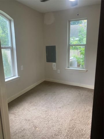 4601 Leffingwell Street B, Houston, TX 77026