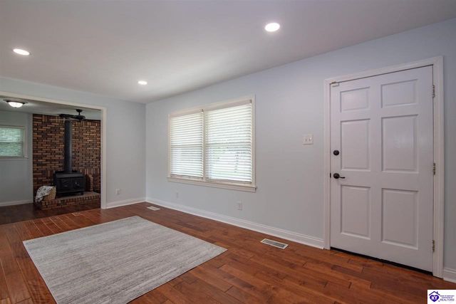 428 N Hillcrest Drive, Vine Grove, KY 40175