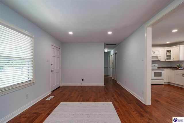 428 N Hillcrest Drive, Vine Grove, KY 40175