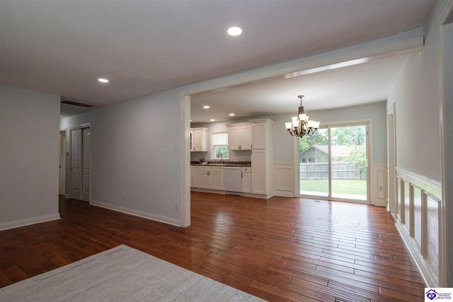 428 N Hillcrest Drive, Vine Grove, KY 40175