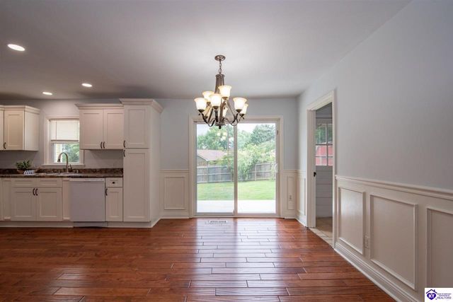 428 N Hillcrest Drive, Vine Grove, KY 40175