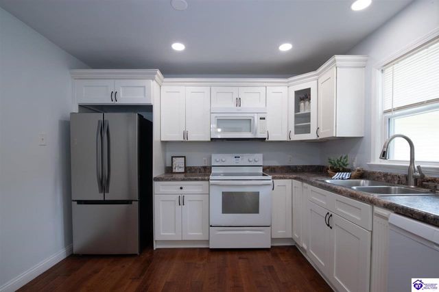 428 N Hillcrest Drive, Vine Grove, KY 40175
