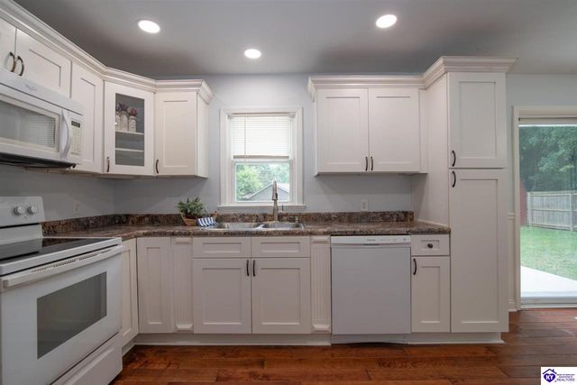 428 N Hillcrest Drive, Vine Grove, KY 40175