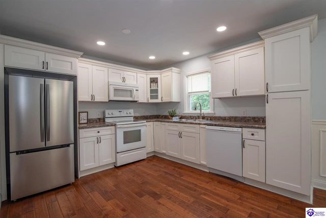 428 N Hillcrest Drive, Vine Grove, KY 40175