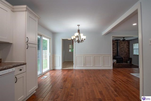 428 N Hillcrest Drive, Vine Grove, KY 40175