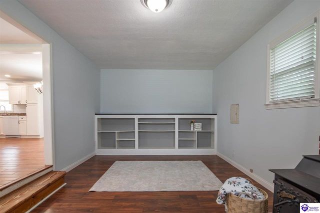 428 N Hillcrest Drive, Vine Grove, KY 40175