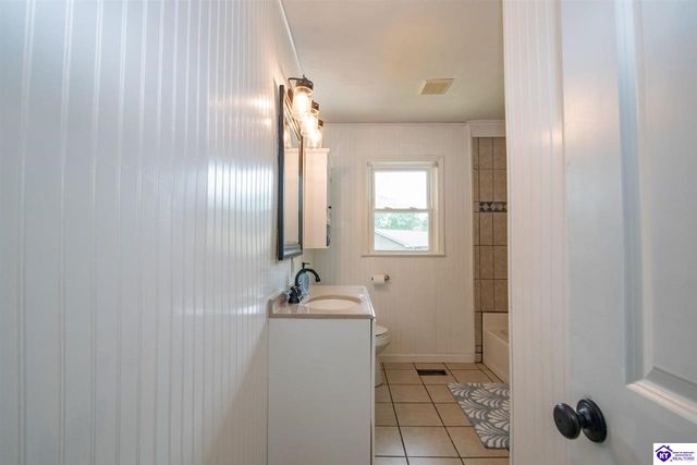 428 N Hillcrest Drive, Vine Grove, KY 40175