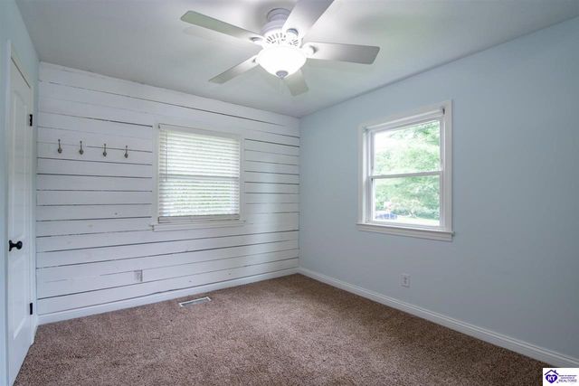 428 N Hillcrest Drive, Vine Grove, KY 40175