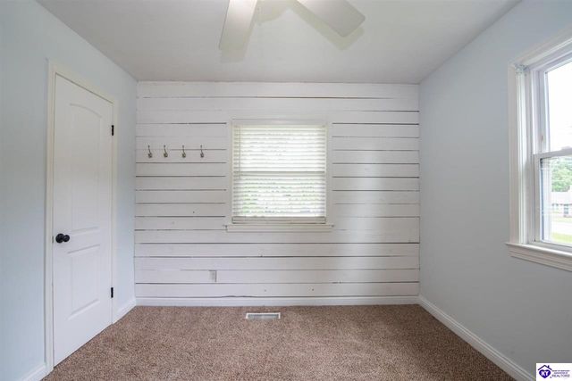 428 N Hillcrest Drive, Vine Grove, KY 40175