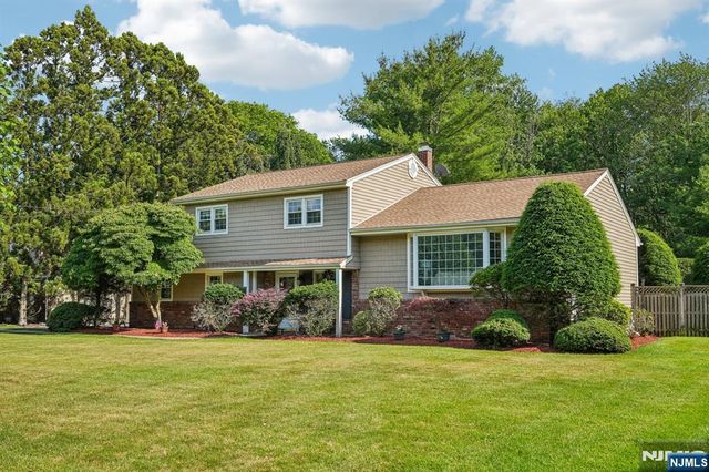 33 Maria Drive, Hillsdale, NJ 07642