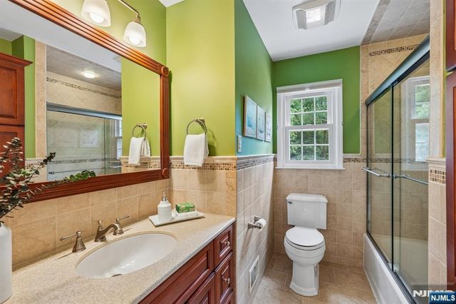 33 Maria Drive, Hillsdale, NJ 07642
