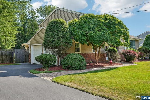 33 Maria Drive, Hillsdale, NJ 07642