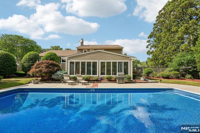 33 Maria Drive, Hillsdale, NJ 07642