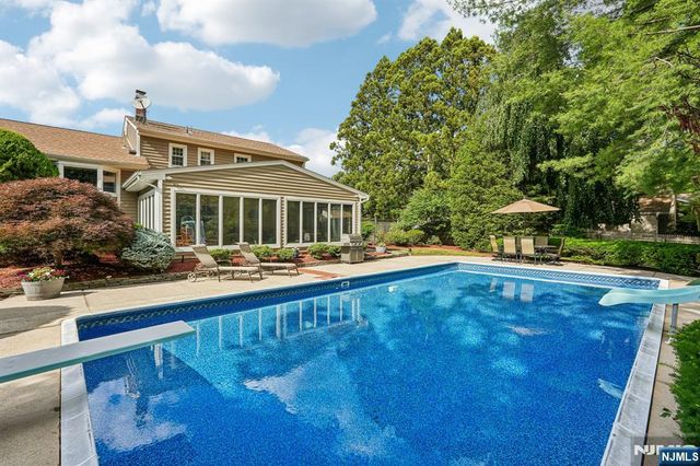 33 Maria Drive, Hillsdale, NJ 07642