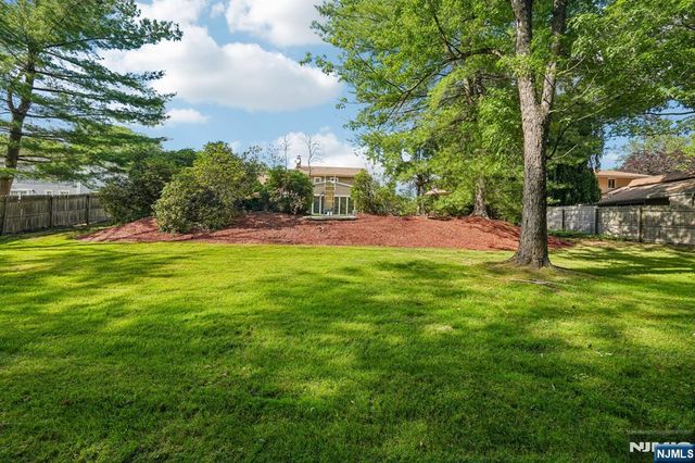 33 Maria Drive, Hillsdale, NJ 07642