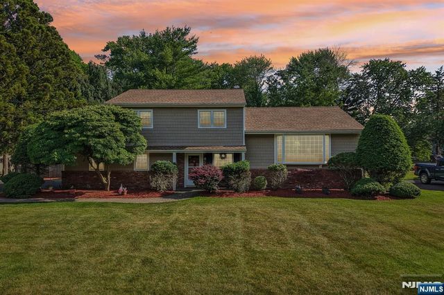 33 Maria Drive, Hillsdale, NJ 07642