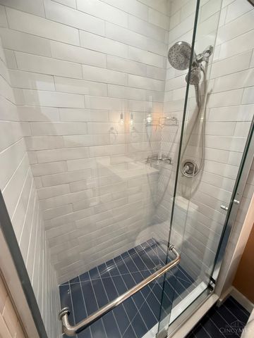 915 Vine Street, Cincinnati, OH 45202