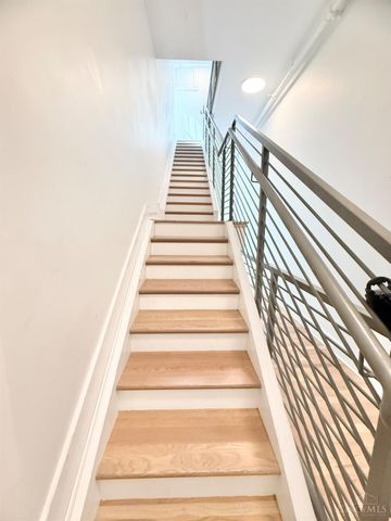 915 Vine Street, Cincinnati, OH 45202