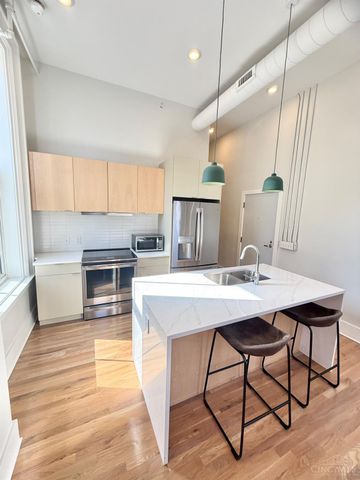 915 Vine Street, Cincinnati, OH 45202